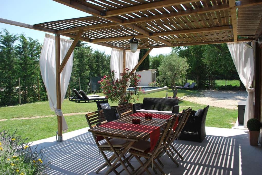 Le Cabanon Tendance Du Luberon Merindol Bagian luar foto