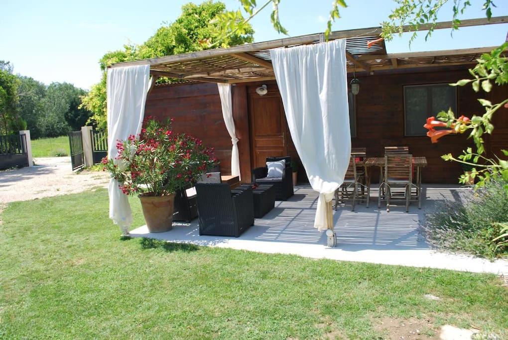 Le Cabanon Tendance Du Luberon Merindol Bagian luar foto